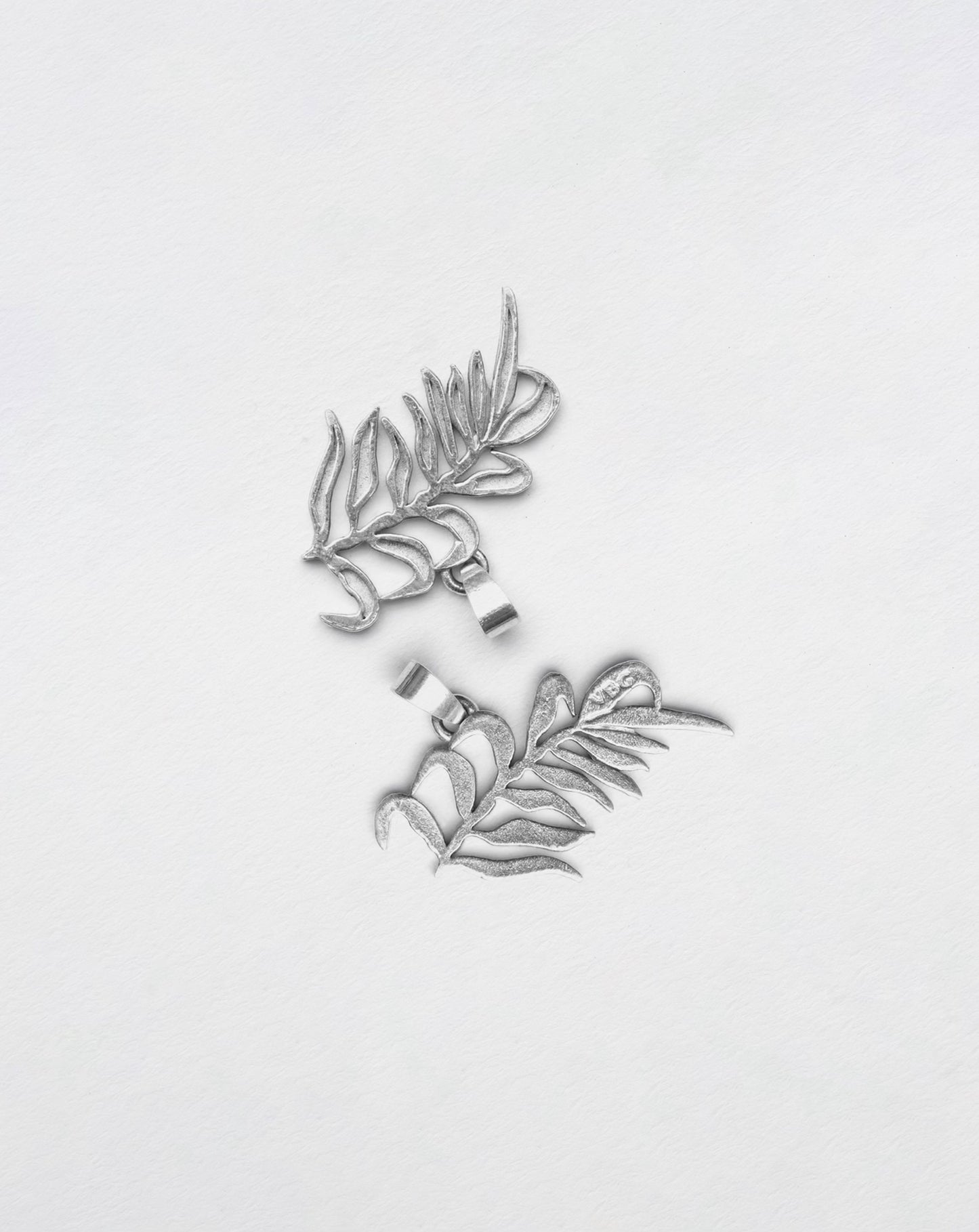 "Leaf" Pendant mit Kette - VBG